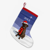 Chocolade Labrador Retriever Santa Hat & Scarf Kleine Kerstsok (Voorkant (Hangend))