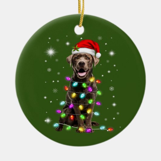 Chocolade Labrador Santa Hat-kerstfeestdag lichte Keramisch Ornament (Voorkant)