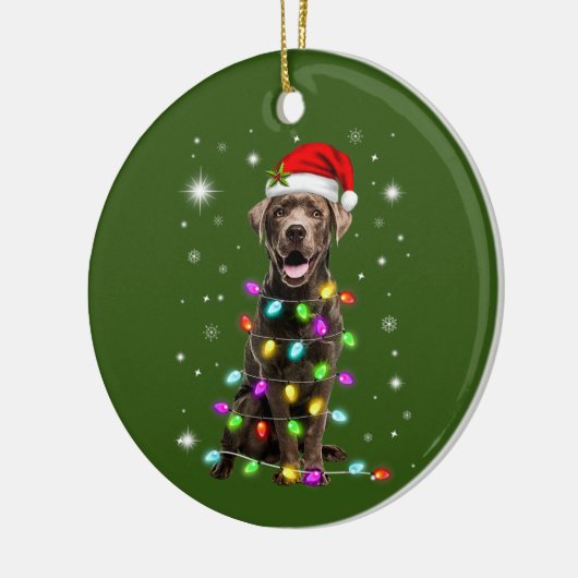 Chocolade Labrador Santa Hat-kerstfeestdag lichte Keramisch Ornament (Links)