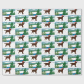 Chocolade Labrador Uitzicht voor kerstwinter Cadeaupapier (Vlak)