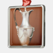 Chocolade-pot, met een weerzinwekkend ontwerp en metalen ornament (Links)