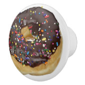 Chocolade Sprinkled Donut met Sprinkles Keramische Knop (Rechts)