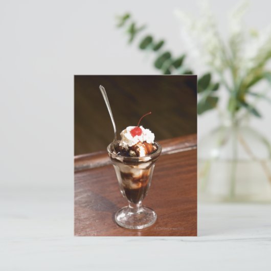 Chocolade sundae briefkaart (Staand voorkant)