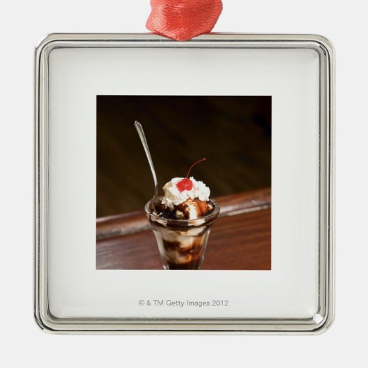 Chocolade sundae metalen ornament (Voorkant)