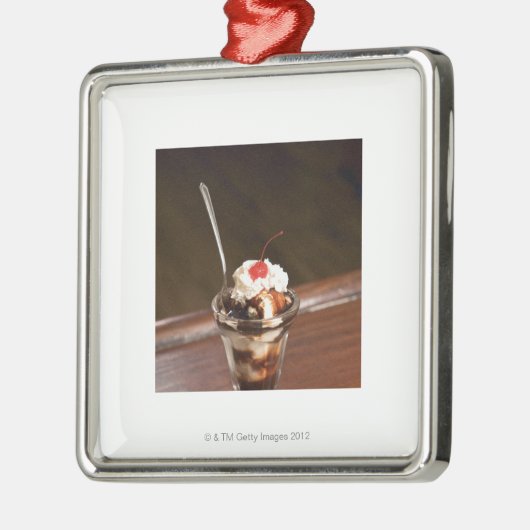 Chocolade sundae metalen ornament (Links)