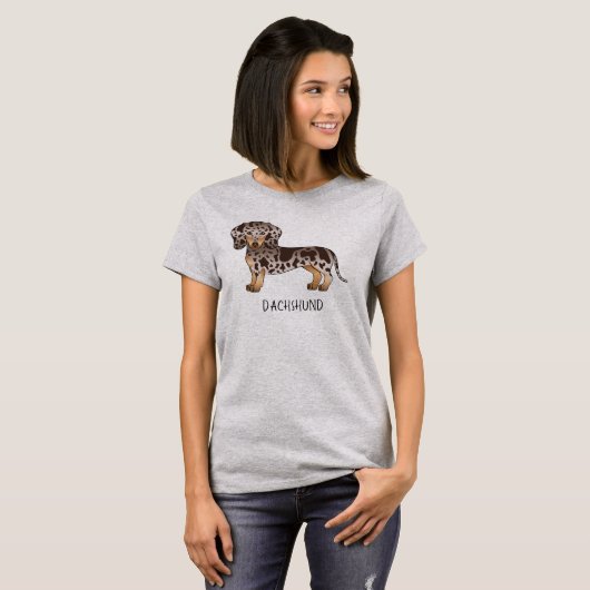 Chocolade & Tan Dapple Short Hair Dachshund & Text T-shirt (Voorkant volledig)
