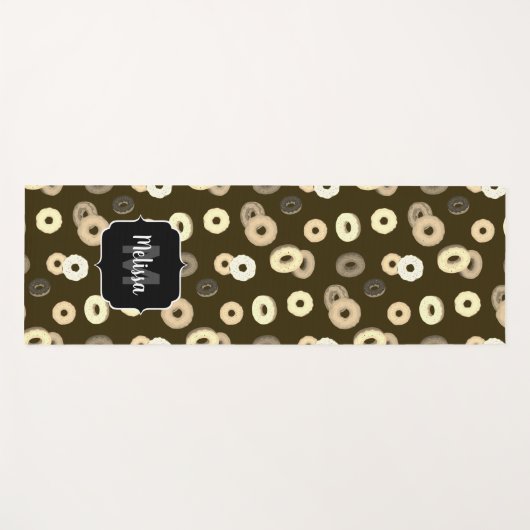 Chocolade vanille donuts patroon bruin Monogram Yogamat (Voorkant (horizontaal))
