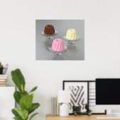 Chocolade-, vanille- en aardbeipudding in glas poster (Thuiskantoor)