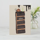 Chocolade verjaardagstaart verjaardagsfeestje kaart (Staand voorkant)