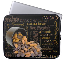 Chocoladebeetjes en amandelen sluiten foto's laptop sleeve