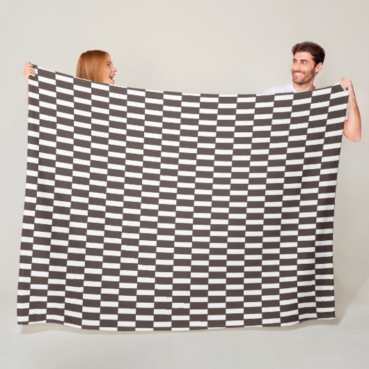 Chocoladebruin geometrisch schaakbordpatroon fleece deken (In situ)