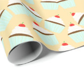 Chocoladecupcake met crème en kersen op de top cadeaupapier (Rol Hoek)