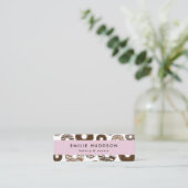 Chocoladedonuts, zoet, keukenwinkel, banketbakkers mini visitekaartje (Staand voorkant)