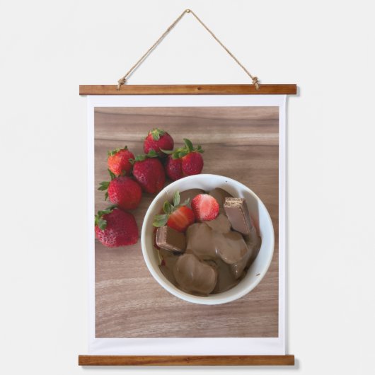 Chocoladeondergedompelde Aardbeien Bliss Hangend Wandkleed (Voorkant)