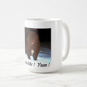 Chocoladepommerse puppy op mok (Voorkant rechts)