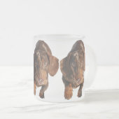 Chocolate Dapple Dachshund Frosted Mok (Voorkant rechts)