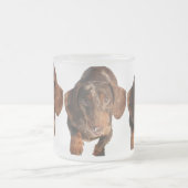 Chocolate Dapple Dachshund Frosted Mok (Center)