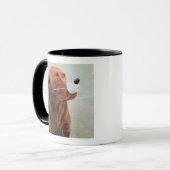 Chocolate Labrador die een slang heeft Mok (Voorkant links)