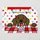 Chocolate Labrador kijkt naar je verjaardag Kaart (Voorkant / Achterkant)