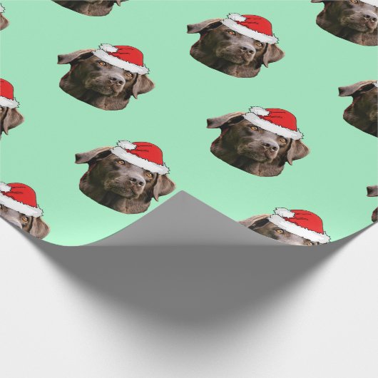 Chocolate Labrador met Santa Hat Cadeaupapier (Hoek)
