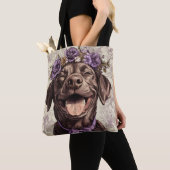 Chocolate Labrador Retriever Dog Paarse Bloemen Tote Bag (Dichtbij)