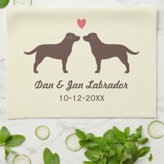 Chocolate Labrador Retrievers met hart en tekst Theedoek (Gevouwen)