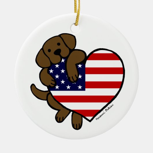 Chocolate Labrador & US Flag Heart 2 Cartoon Keramisch Ornament (Voorkant)