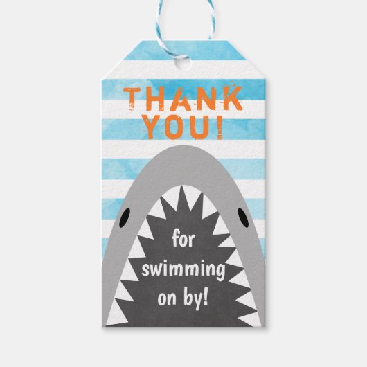 Chomp Chomp Shark Theme Birthday Boy striped Jaws Cadeaulabel (Voorkant)