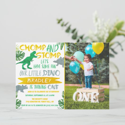 Chomp & Stomp! Dinosaur Boys 1e verjaardagsfoto Kaart (Staand voorkant)