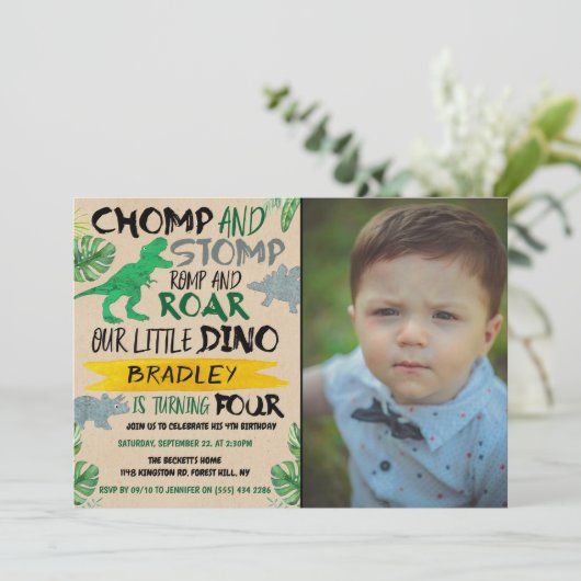 Chomp & Stomp! Dinosaur Boys 4e verjaardag Foto Kaart (Staand voorkant)