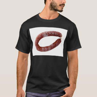 Chorizo-worst, geïsoleerd als gesneden t-shirt