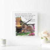 Chow Chow Art Summer Garden Vierkante Klok (Huis)