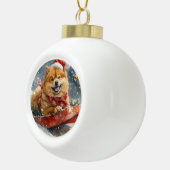 Chow Chow Dog in Sledge Laat het Sneeuw Kerstmis Keramische Bal Ornament (Rechts)