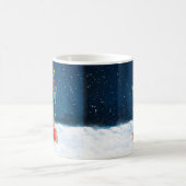 Chow Chow Dog in sneeuw met kerstcadeautjes Koffiemok (Center)