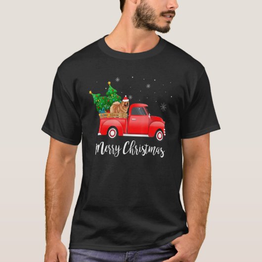 Chow Chow Dog Riding Red Truck Kerstmis T-shirt (Voorkant)