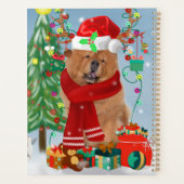 Chow Chow-hond in de sneeuw met kerstcadeaus Planner (Achterkant)