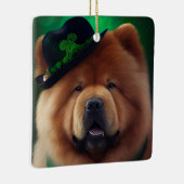 Chow Chow-hond in St. Patrick's Day-jurk Keramisch Ornament (Rechts)