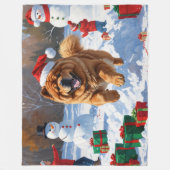 Chow Chow Rent in de Sneeuw met Kerstmuts Fleece Deken (Voorkant)
