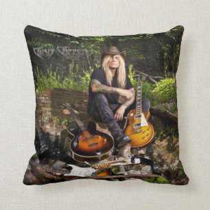 Chris Caffery Zitting with Guitars Sierkussen