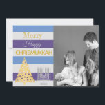Chrismukkah Foto Silver Gold Colorful Stripes Feestdagenkaart<br><div class="desc">Voeg je foto toe aan deze gemengde familie Chrismukkah-vakantiekaart in een moderne stijl van kleurrijke blauwe, paarse en lichtgrijze strepen met zilver- en goudaccenten. Vrolijk Happy Chrismukkah! Vervang de houder van de familiefoto door je eigen foto voor een soort persoonlijke kaart. De gouden kerstboom en de zilveren Hanukkah Menorah-design met...</div>