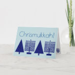 Chrismukkah Navy Blue Holiday Voeg je foto toe Feestdagen Kaart<br><div class="desc">Voeg je favoriete familiefoto toe aan de binnenkant van deze charmante Chrismukkah-vakantiekaart in marineblauw op pastelblauw. Dit elegante moderne wenskaart is ontworpen voor gemengde families die zowel Hanoeka als Kerstmis vieren. De donkere blauw afbeeldingen van een Hanukkah Menorah en een kerstboom worden herhaald binnen de kaart samen met twee secties...</div>