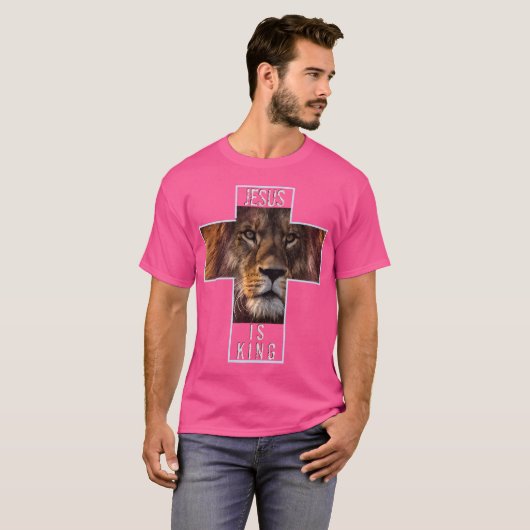 Christelijk Kruis en Leeuw: "Jezus is Koning" T-shirt (Voorkant volledig)