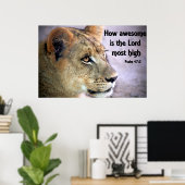 Christelijk Poster met Bergleeuw en Bijbel (Thuiskantoor)