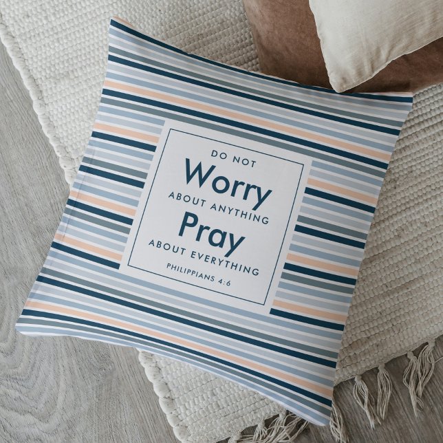 Christelijke aangepaste naam Maak je geen zorgen o Kussen (Christian pillow gift featuring Romans 15:13 on the back.)
