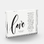 Christelijke liefde is patiëntennamen trouwdatum fotoblokken<br><div class="desc">Personaliseer dit moderne en elegante 'Love'-script met de beroemde passage uit de Bijbel uit Korinthiërs 13 Liefde is geduldig,  liefde is vriendelijk...  Geef een gedenkwaardige,  doordachte aandenken voor de jonggehuwden met deze aangepaste fotoblok.</div>