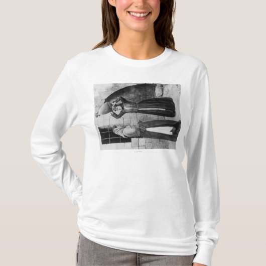 Christelijke meisjes met waterjuk in Nazareth T-shirt (Voorkant)