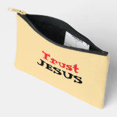 Christelijke quote ‘Trust Jesus’ Butter Yellow Etui (Open)