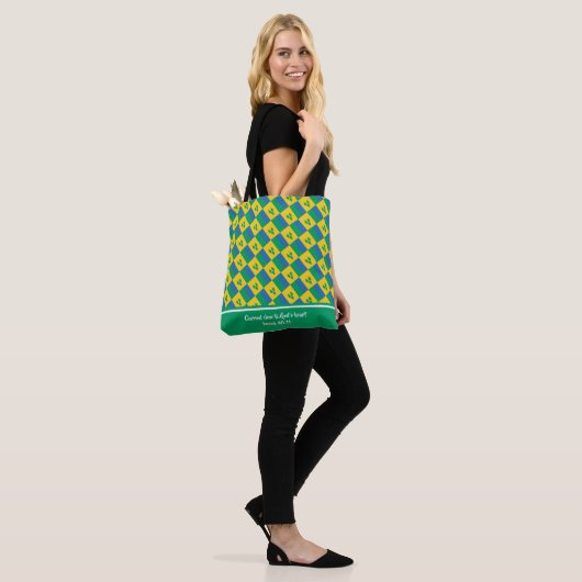 Christelijke scripts ST VINCENT FLAG Isaiah Tote Bag (Op model)