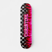 Christine skateboard roze vuur en vlammenontwerp. (Voorkant)
