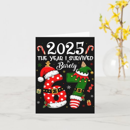 Christmas 2025 The Year I Barely Survived Six Seve Kaart (Gele Bloem)